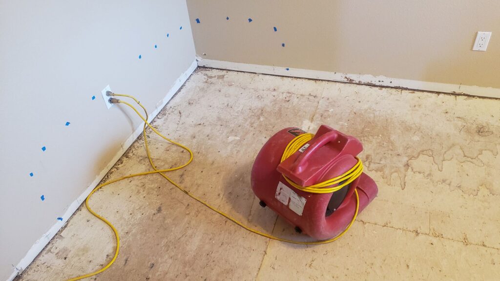 Wasserschaden in Düsseldorf - Rohrfrei - Klempner - Rohrreinigungsdienst - Notdienst - Rohrbruch uvm.